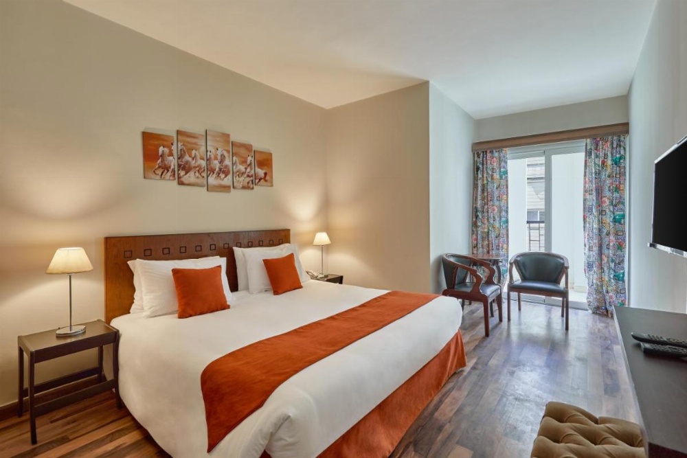 Room image 4