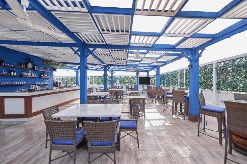 Golden Carven Hotel image 5